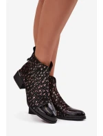 Lakované dámské kotníkové boty z pravé kůže na nízkém podpatku model 21713808 Černé - D&A