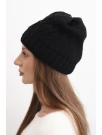 Dámska zimná vlnená čiapka s ozdobným razením K474 čierna