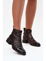 Lakované dámské kotníkové boty z pravé kůže na nízkém podpatku model 21713808 Černé - D&A