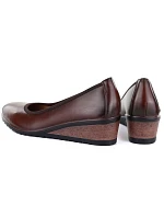 Dámske hnedé čižmy na podpätku Vinceza 58628