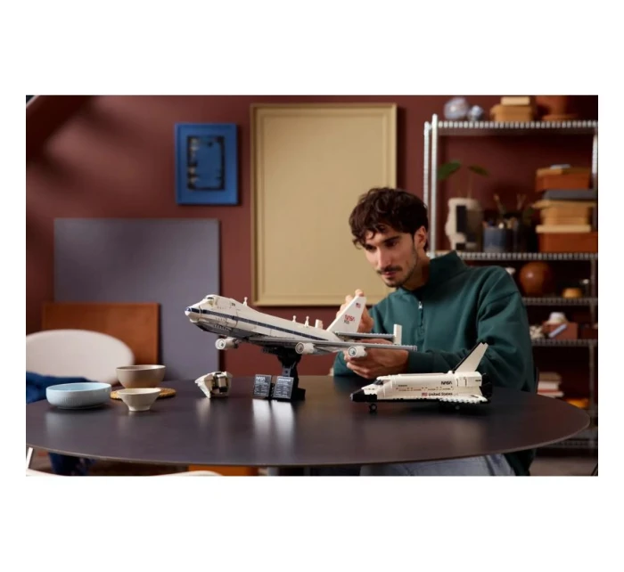 Icons model 21864086 - Lego