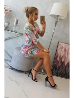Květinové šaty s vázáním v model 18746781 pudrově růžové - K-Fashion