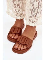 Dámské nazouváky na ploché podrážce s přezkou Camel model 21900536 - Boto Dámské nazouváky na ploché podrážce s přezkou Camel model 21900536 - Boto