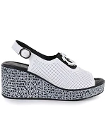 Dámske kožené sandále na platforme biele S.Barski 7014 Dámske kožené sandále na platforme biele S.Barski 7014