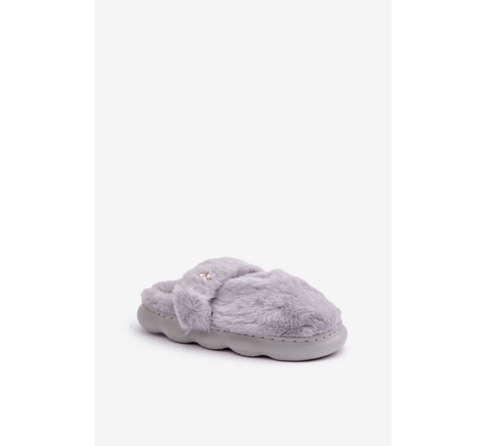 Futrzane Kapcie Z Małą Broszką Szare Primaria