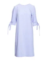 model 20966055 Šaty áčkového střihu se zavazovacími rukávy světle modré - STYLOVE model 20966055 Šaty áčkového střihu se zavazovacími rukávy světle modré - STYLOVE