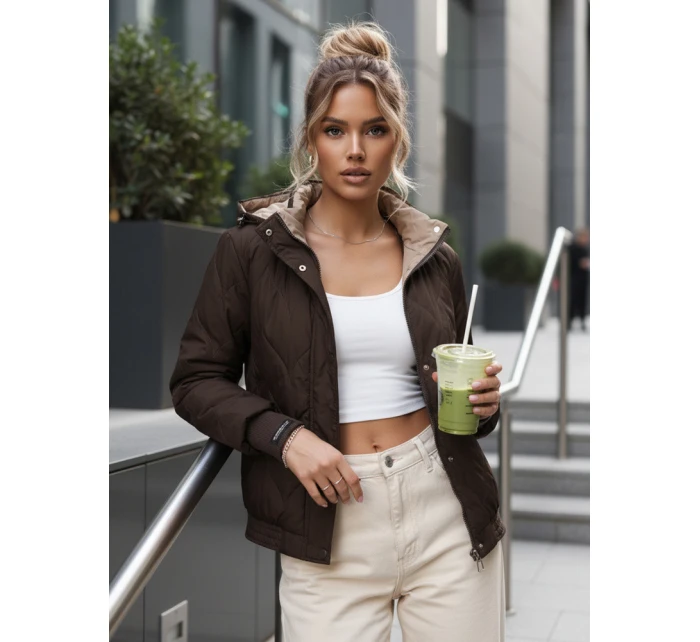 Dámska prechodná prešívaná bunda s kapucňou hnedá FashionStreet TY5616