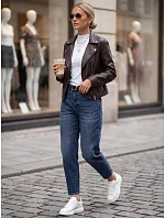 Jeansy damskie mom fit z paskiem niebieskie model 22365083 - FashionStreet Jeansy damskie mom fit z paskiem niebieskie model 22365083 - FashionStreet