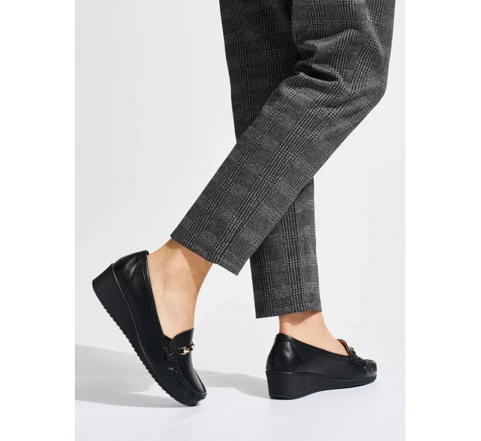 Trendy dámské černé mokasíny na klínku Trendy dámské černé mokasíny na klínku