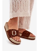 Dámské Pantofle Na Platformě Se Zlatou Přezkou model 21702349 - Boto Dámské Pantofle Na Platformě Se Zlatou Přezkou model 21702349 - Boto