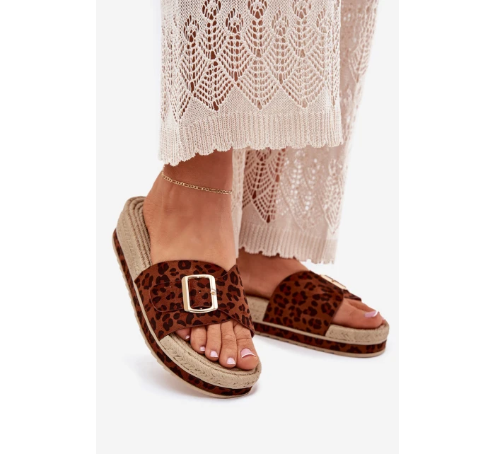 Dámské Pantofle Na Platformě Se Zlatou Přezkou model 21702349 - Boto Dámské Pantofle Na Platformě Se Zlatou Přezkou model 21702349 - Boto