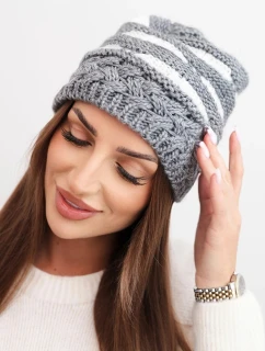 Dámska zimná čiapka z vlny v hrubom úplete a pruhoch K465 sivá + biela