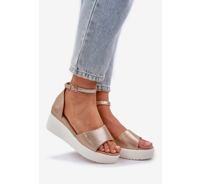 Lekkie Sandały Na Platformie I Delikatnym Koturnie Złote Gillifia Lekkie Sandały Na Platformie I Delikatnym Koturnie Złote Gillifia