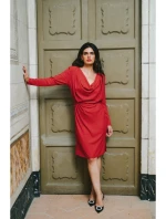 S428 Šaty s výstrihom - červené S428 Šaty s výstrihom - červené