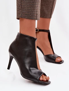 Sandále na podpätku model 225400 Vykročte štýlovo