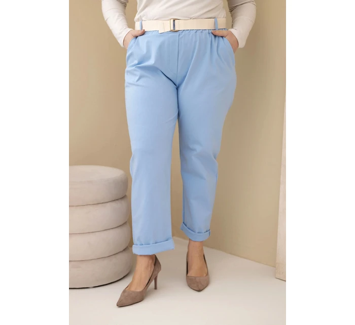 Dámske bavlnené nohavice s opaskom v modrej farbe