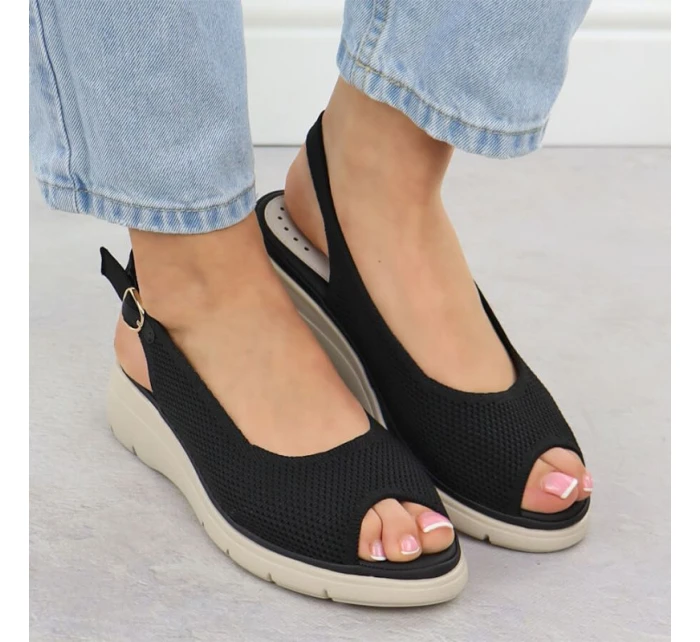 Dámske textilné sandále na platforme čierne Vinceza 97303
