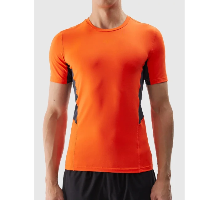 Pánske športové tričko slim z recyklovaných materiálov 4F - oranžové Pánske športové tričko slim z recyklovaných materiálov 4F - oranžové