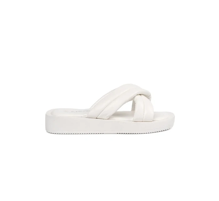 Trendy biele dámske ponožky na platforme Trendy biele dámske ponožky na platforme