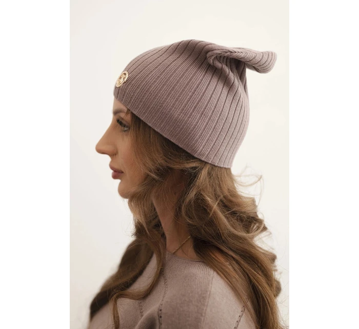 Dámská čepice s proužky a ozdobným knoflíkem s přídavkem vlny a modalu fango Dámská čepice s proužky a ozdobným knoflíkem s přídavkem vlny a modalu fango