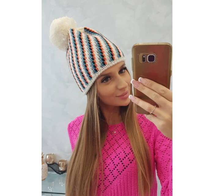 Dámská čepice s bambulí Hanna model 18751847 ecru - K-Fashion Dámská čepice s bambulí Hanna model 18751847 ecru - K-Fashion