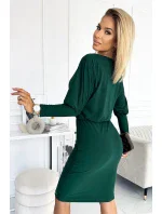 LARA - Dámske šaty vo fľaškovo zelenej farbe so sťahovacími lemami na rukávoch 399-2 LARA - Dámske šaty vo fľaškovo zelenej farbe so sťahovacími lemami na rukávoch 399-2