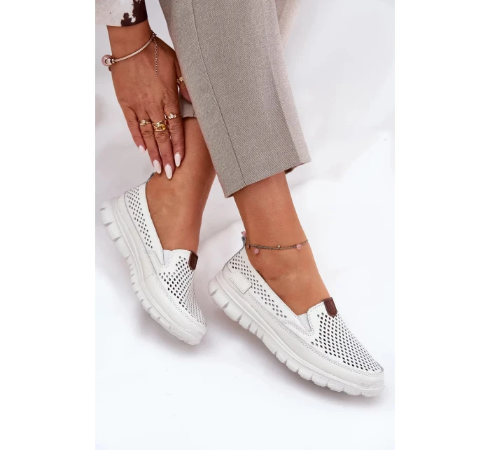 Dámske perforované baleríny z prírodnej kože Vinceza - biele