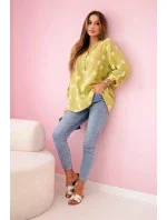 model 20949139 dámská halenka s květinovým vzorem, dlouhými rukávy a knoflíky kiwi - K-Fashion