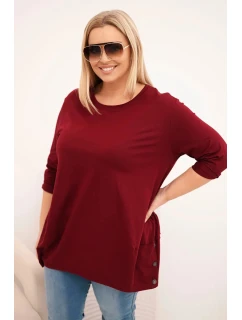 Dámska blúzka v nadmernej veľkosti z bavlny s ozdobnými gombíkmi a vyhrnutými rukávmi bordová