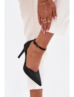 Lesklé lodičky s páskem černé model 21788298 - Boto Lesklé lodičky s páskem černé model 21788298 - Boto