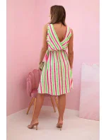 Dámske bavlnené šaty s farebnými pruhmi v neónovo zelenej farbe