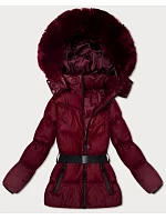 Zimní bunda ve vínové bordó barvě s kapucí a s opaskem model 21479129 - J.STYLE Zimní bunda ve vínové bordó barvě s kapucí a s opaskem model 21479129 - J.STYLE