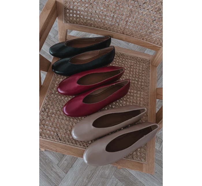 Dámské eko kožené baleríny na plochém podpatku model 21836931 – černé - Kesi