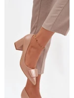 Dámske lakované lodičky na podpätku so zdobením Isoline - nude Dámske lakované lodičky na podpätku so zdobením Isoline - nude