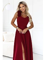 model 22311288 Elegantní večerní maxi šaty s rozparkem a růžemi – vínové - numoco