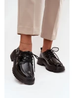 Lakované kožené dámské polobotky s přezkami model 21710370 Černé - Artiker Lakované kožené dámské polobotky s přezkami model 21710370 Černé - Artiker