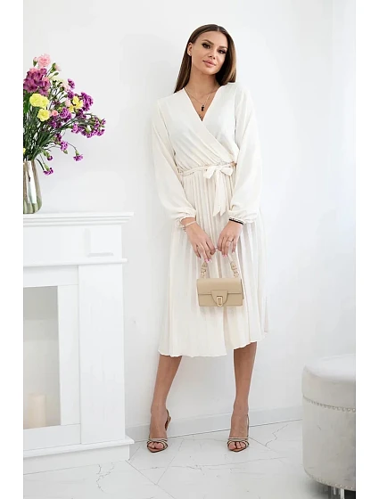 Šaty se model 21908583 plisovaným lemem světle béžová - K-Fashion Šaty se model 21908583 plisovaným lemem světle béžová - K-Fashion
