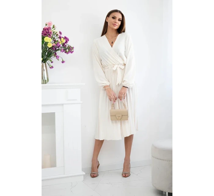 Šaty s viazaným plisovaným lemom svetlo béžové Šaty s viazaným plisovaným lemom svetlo béžové