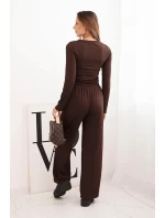 Dámsky viskózový komplet s blúzkou a širokými nohavicami hnedej farby