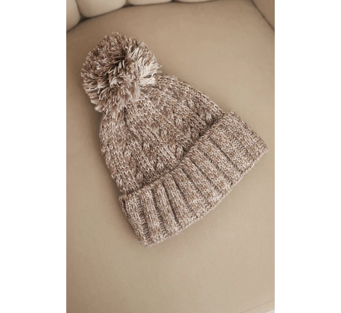 Dámska zimná čiapka s bambulou z vlny K424 tmavo béžová Dámska zimná čiapka s bambulou z vlny K424 tmavo béžová