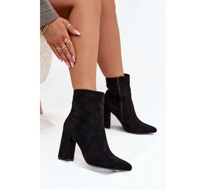 Dámske čižmy Pralina - zateplené, na stĺpikovom podpätku, čierne Dámske čižmy Pralina - zateplené, na stĺpikovom podpätku, čierne