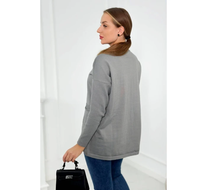 Sveter s prednými vreckami sivý