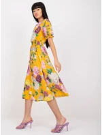 Šaty LK SK model 17420042 tmavě žlutá - FPrice Šaty LK SK model 17420042 tmavě žlutá - FPrice