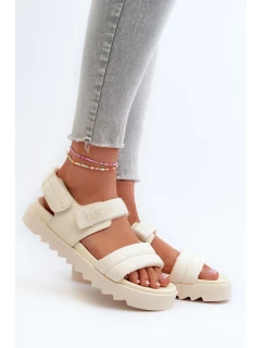 Sandále model 198790 Krok vo veľkom štýle