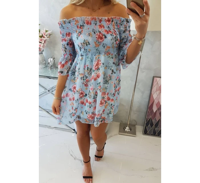 Španielske šaty s kvetinovým motívom modrej