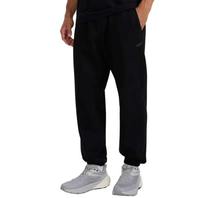 Pánske nohavice 4F CAS M1140 dark black 4FWMM00TTROM1140 20S Pánske nohavice 4F CAS M1140 dark black 4FWMM00TTROM1140 20S