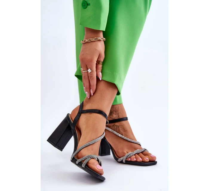 Skórzane Sandały Z Cyrkoniami Na Obcasie Czarne Carlotta