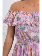 Kvetinové šaty s odhalenými ramenami vo fialovej farbe