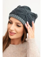 Dámská zimní čepice z vlny s vzorem grafitová model 21782987 - K-Fashion Dámská zimní čepice z vlny s vzorem grafitová model 21782987 - K-Fashion