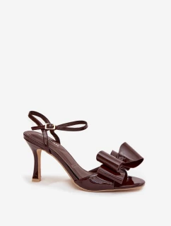 Lakované sandále na podpätku s mašľou Noliva - čokoládové